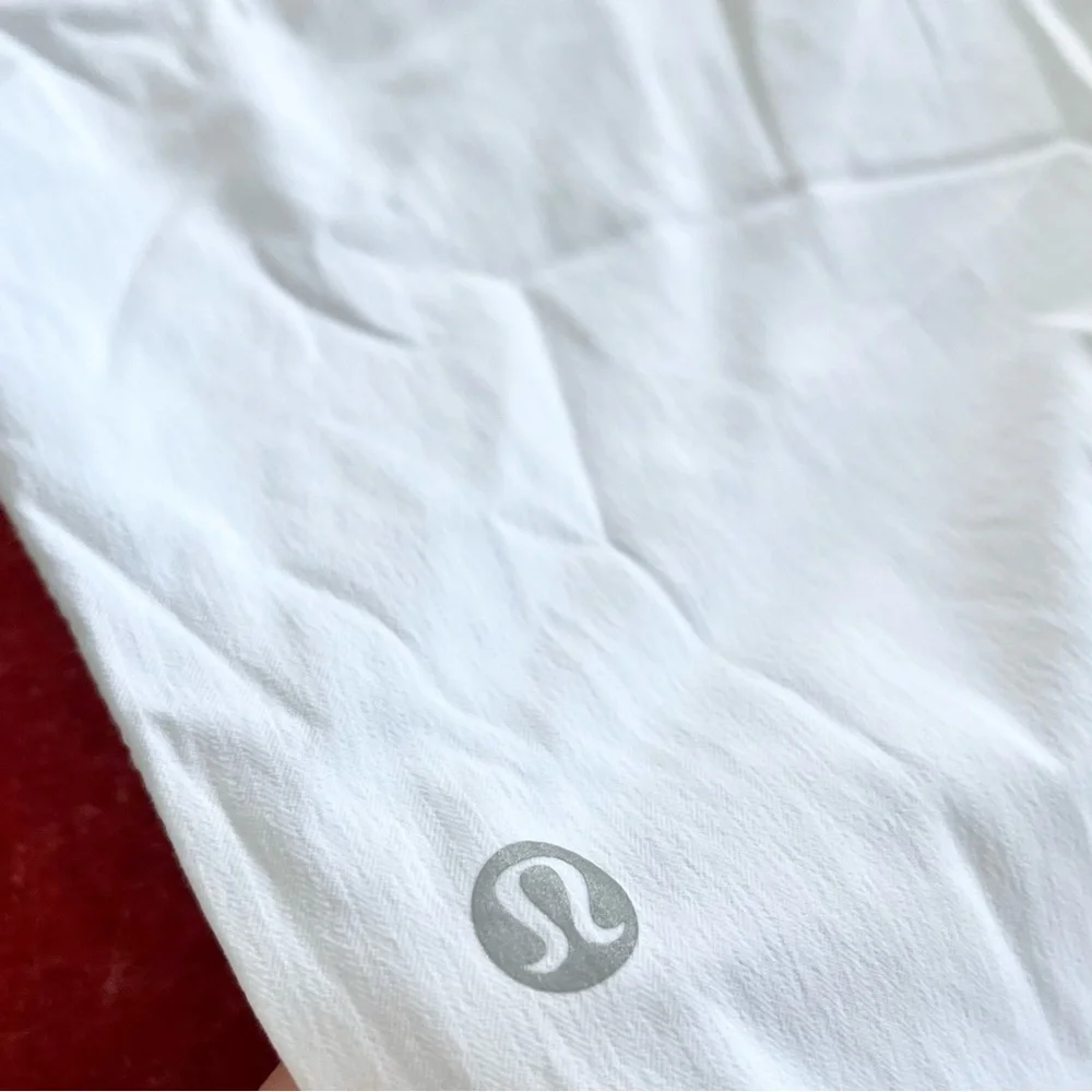 Lululemon white studio crop II